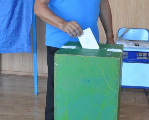 Preşedinţii secţiilor de votare primesc buletinele de vot. Ce instrucţiuni a dat vicepremierul Oprea